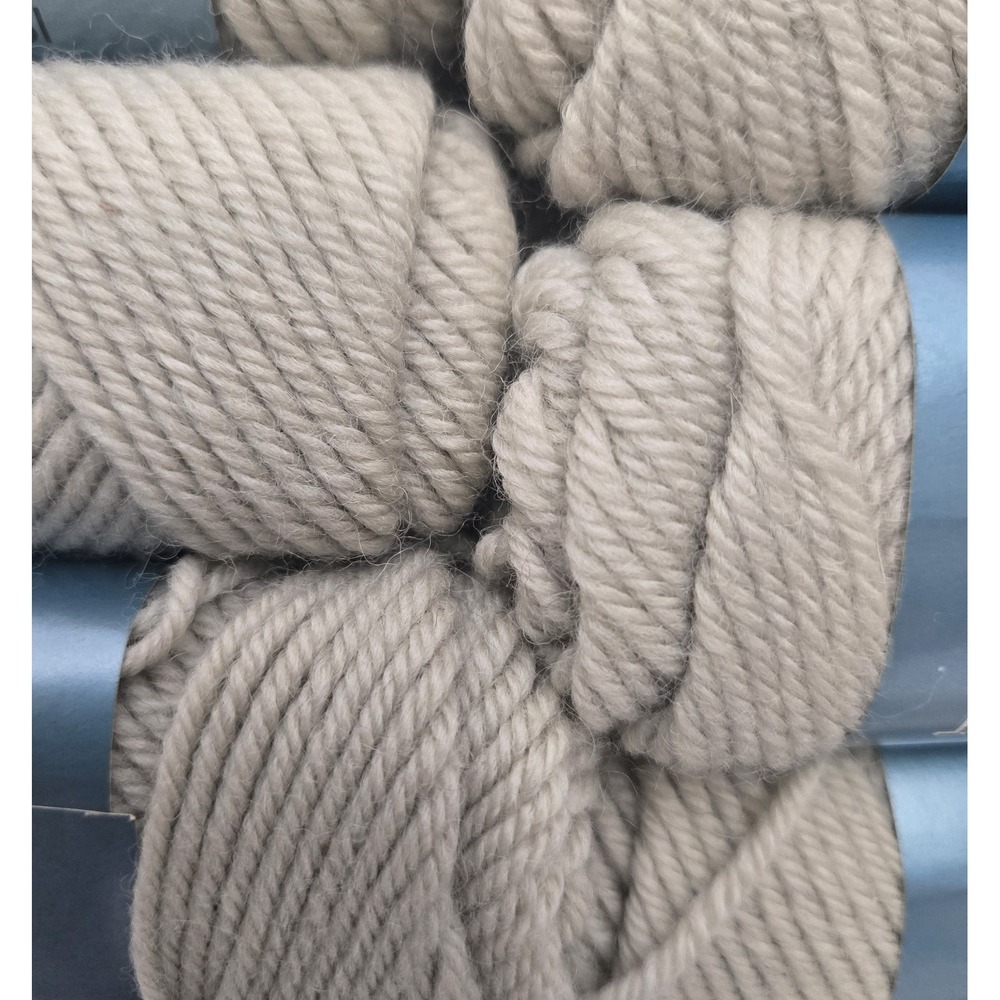 VTG Columbia Minerva Tapestry Yarn Lot 26 Skeins Pond Lily Green 473 100% Wool - Picture 7 of 8